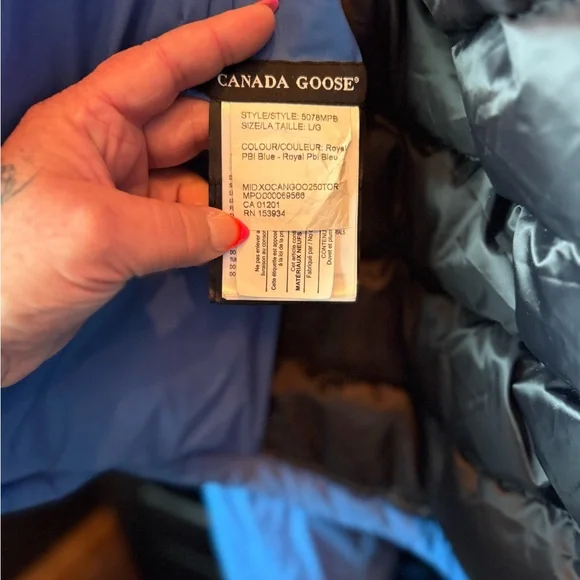 Canada Goose Blue Performance Jacket with Weather-Resistant Insulation - Picture 6 of 9